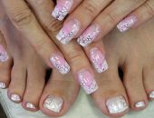 Маникюр со стразами фото-09