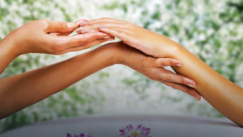 Массаж для роста ногтей