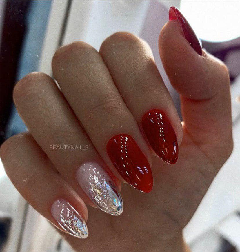 миндальная форма в бордовом цвете