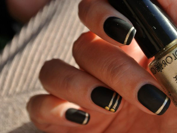 Матовый маникюр