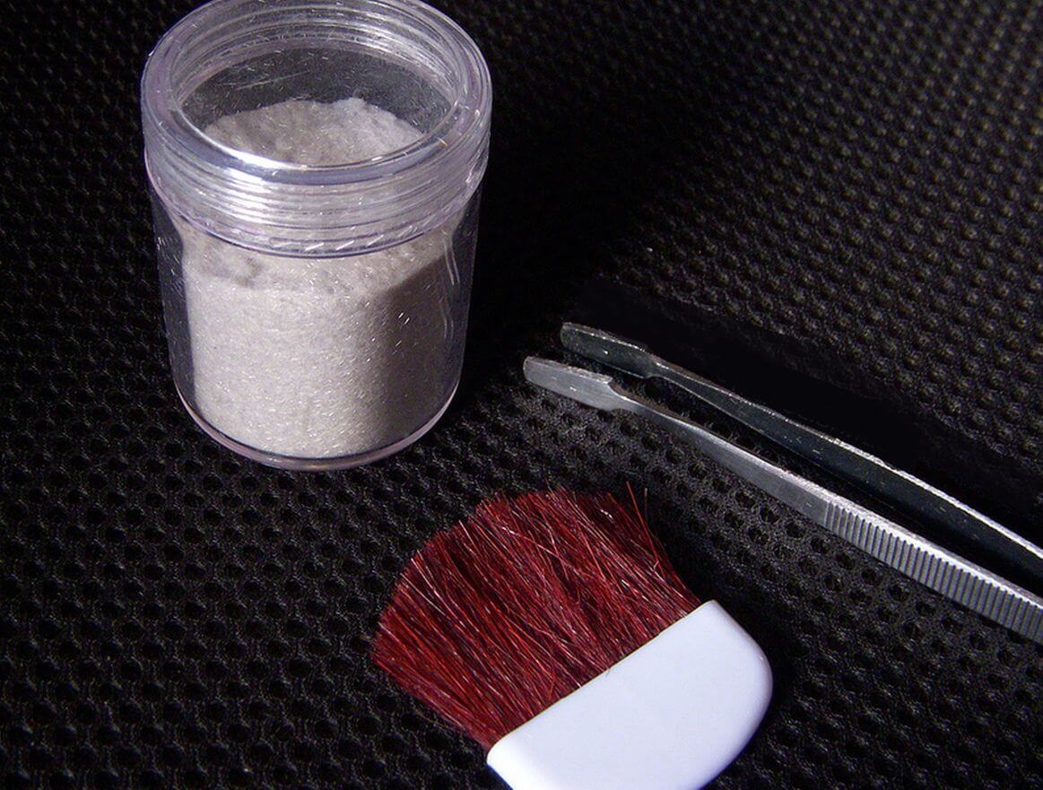 Что нужно чтобы сделать бархатный маникюр