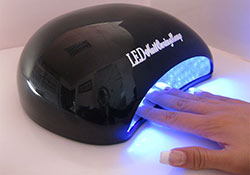 Наращивание ногтей гелем