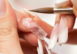 Наращивание ногтей акрилом