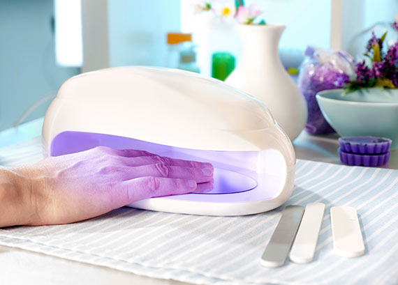 Наращивание ногтей гелем на специальных формах