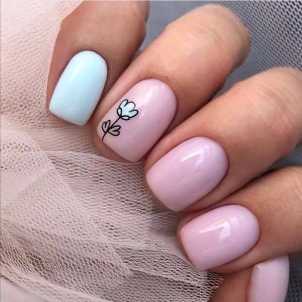 Нежный осенний маникюр с рисунками