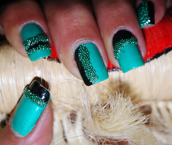 Необычный икорный маникюр-05