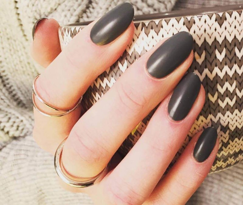 Однотонный серый на короткие ногти