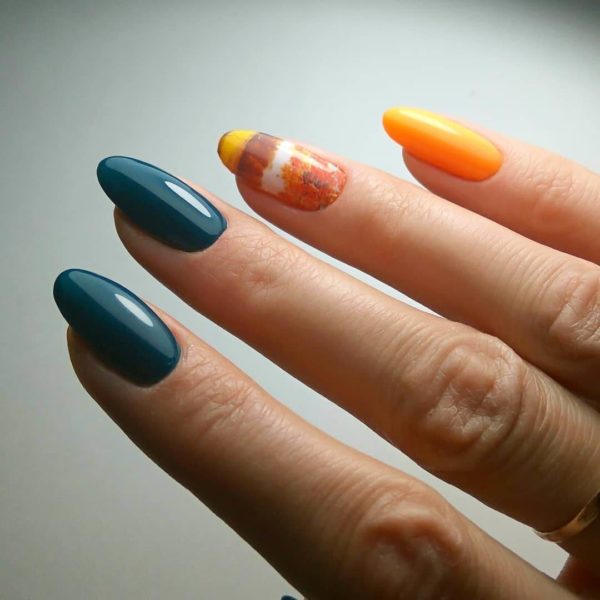Оранжевый маникюр с зеленым