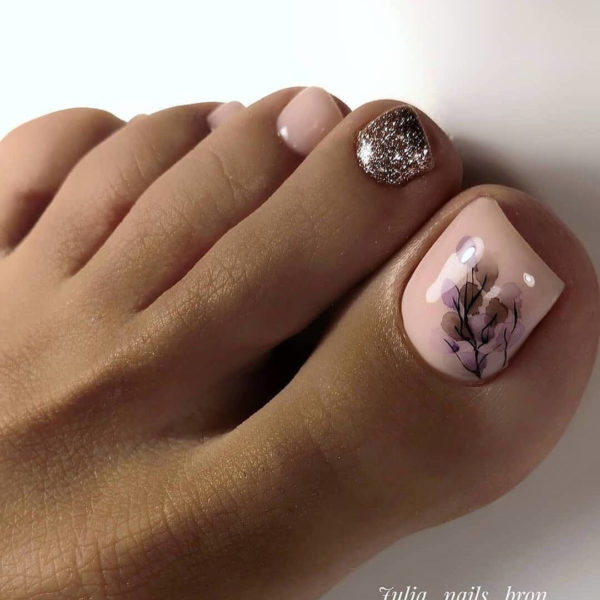 Педикюр минимализм с блестками