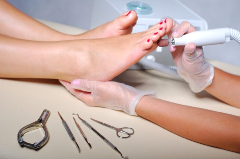 аппаратный педикюр для беременной