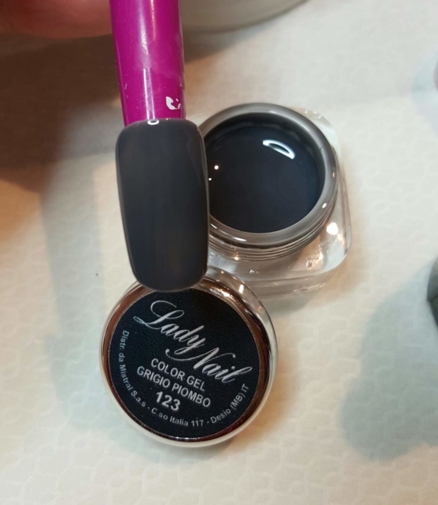 Нанесение гель лака