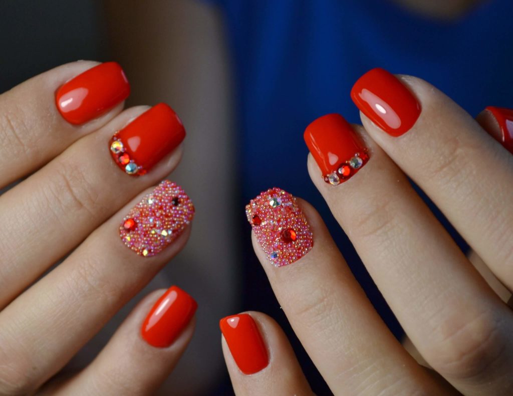 Полное покрытие ногтя бульонками