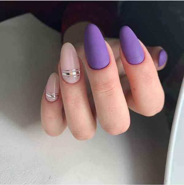 Простой маникюр с полосами