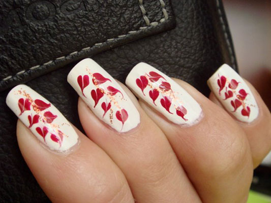 prostye-risunki-na-nogtyax-09