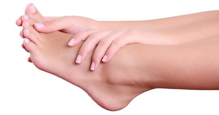 Показания и противопоказания к парафинотерапии ног