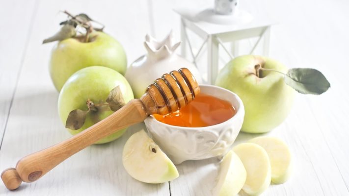 Маска с медом и яблоками