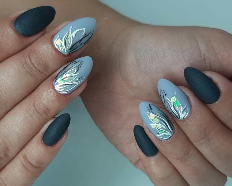 Серый маникюр с сочетанием темных и светлых оттенков