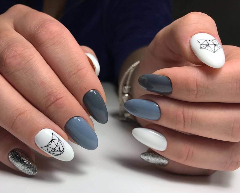 Серо белый маникюр с рисунками
