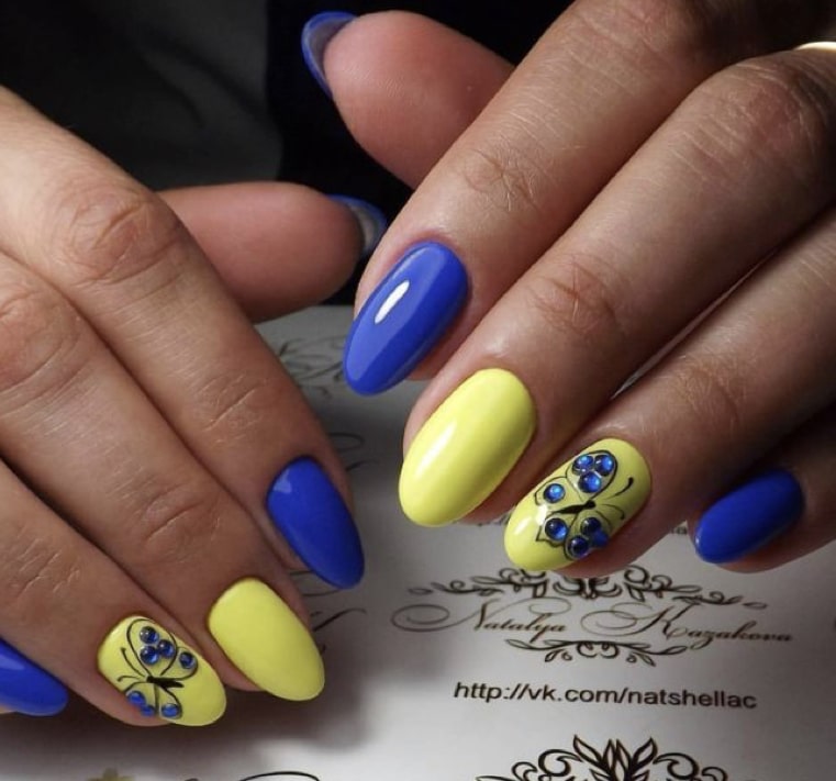 Сине-желтый маникюр