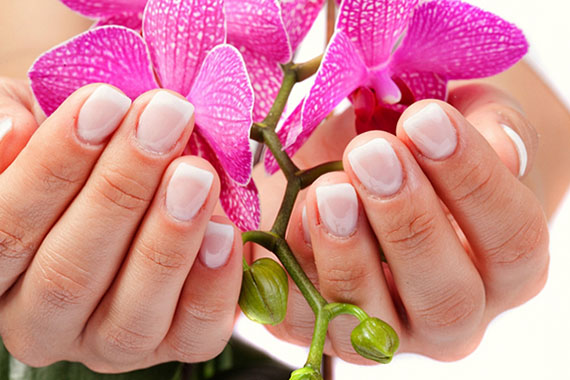 Почему слоятся ногти и что делать