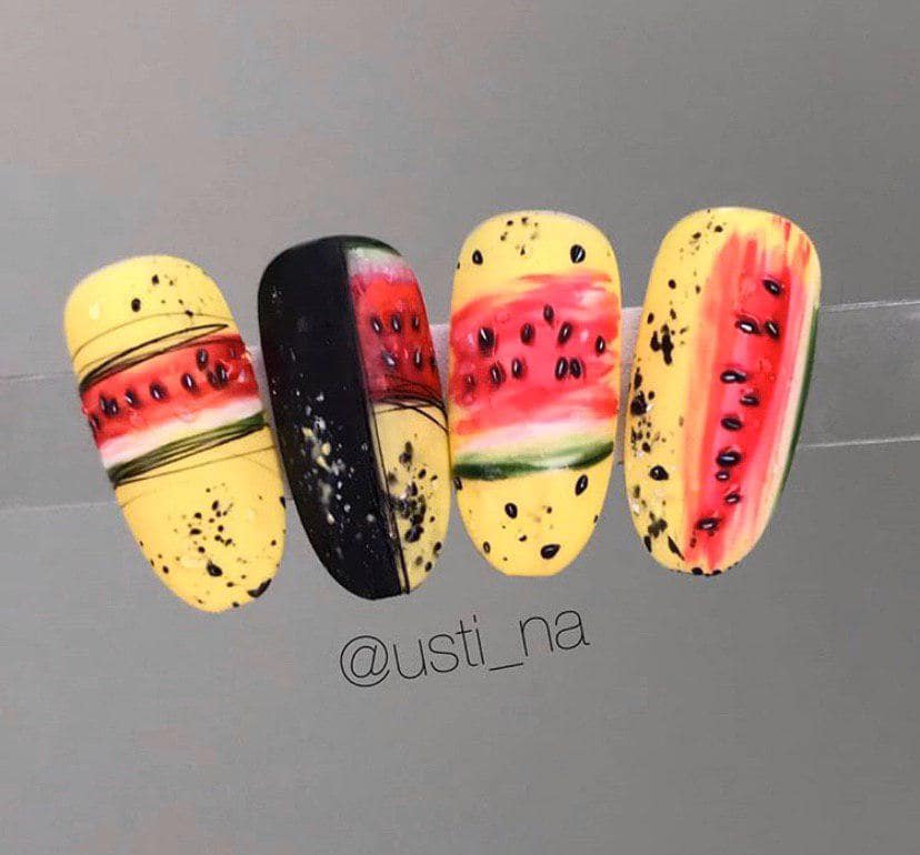 сочные фрукты на миндалевидной форме ногтей – тренд 2019