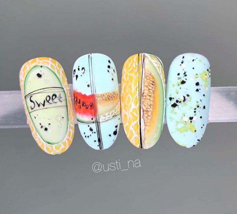 сочные фрукты на миндалевидной форме ногтей – тренд 2019