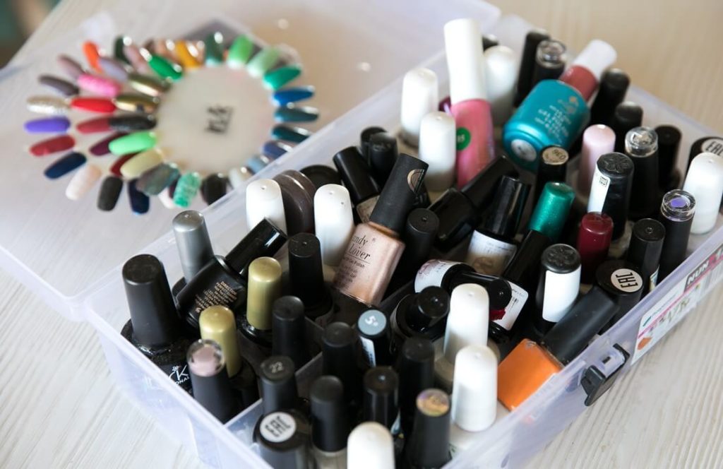 Сколько составляет срок годности лаков для ногтей