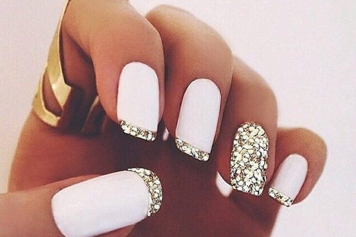 Свадебный маникюр со стразами