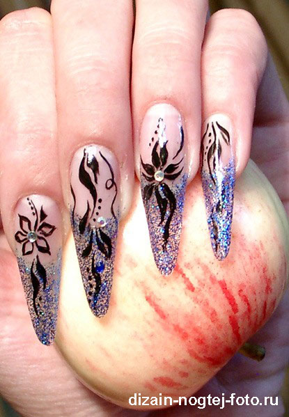 strazy-na-nogtyax-15