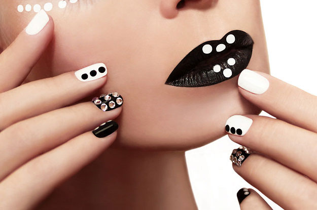 strazy-na-nogtyax-foto-01