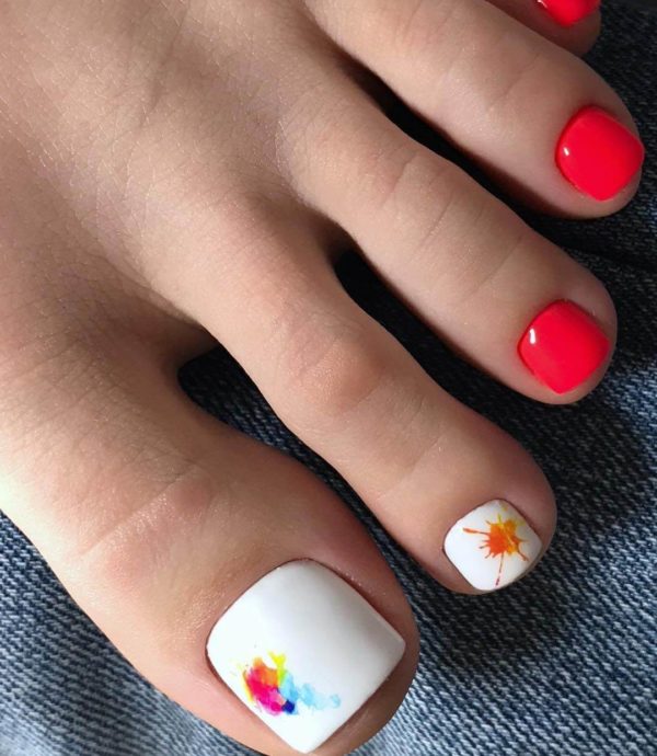 Красно-белый весенний педикюр с рисунком