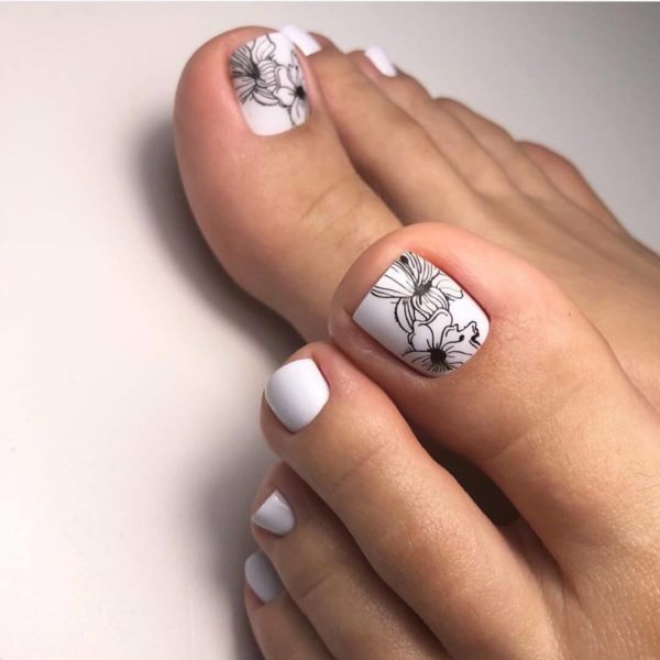 Весенний педикюр стемпинг с рисунками