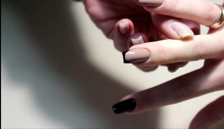 Второй шаг маникюра