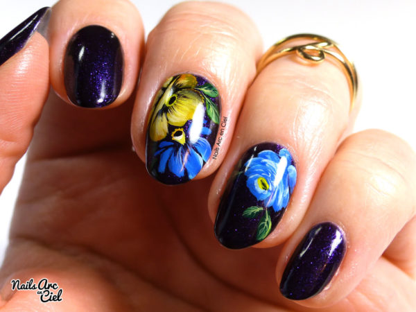 Яркая жостовская роспись