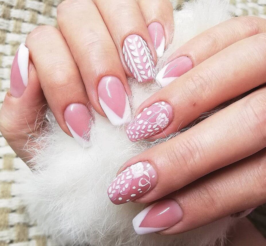 Зимний праздничный маникюр с вязкой